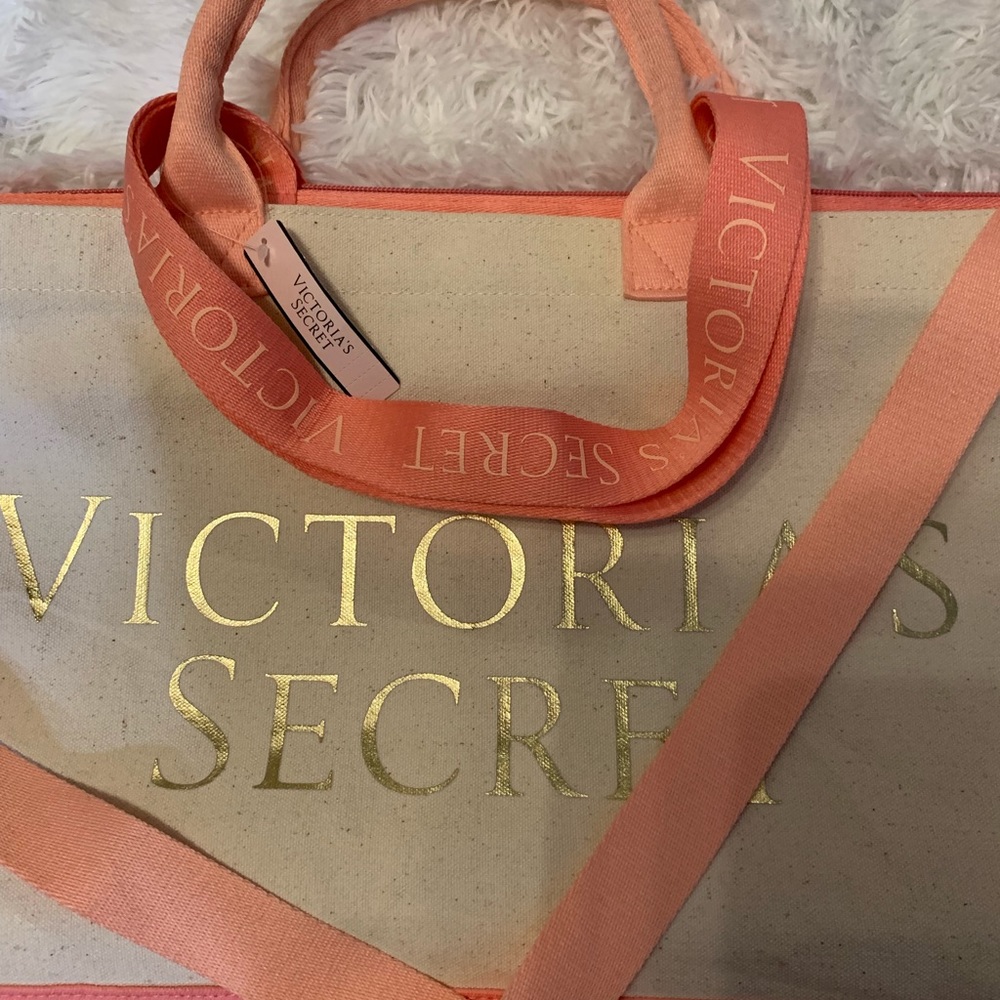 Victoria’s Secret - Picture 7 of 8